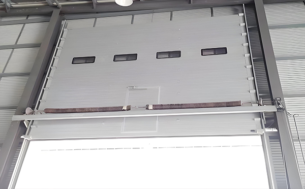 泽库工业滑升门