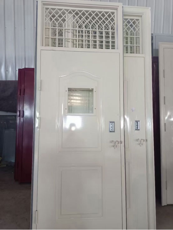 泽库学校教室门 泽库学校教室门