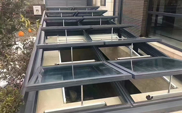 某轨道交通车辆维修车间泽库排烟窗应用