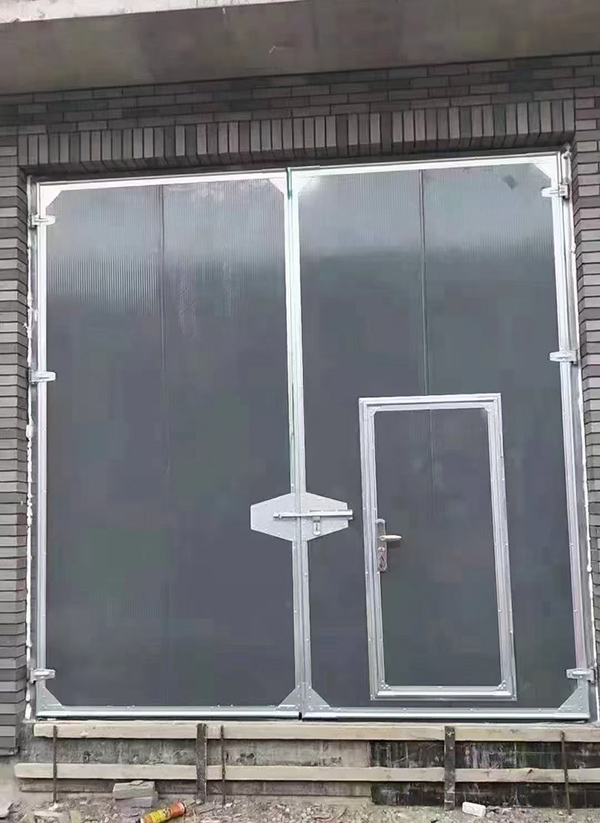 泽库工业平开门在大型设备制造车间的应用实例